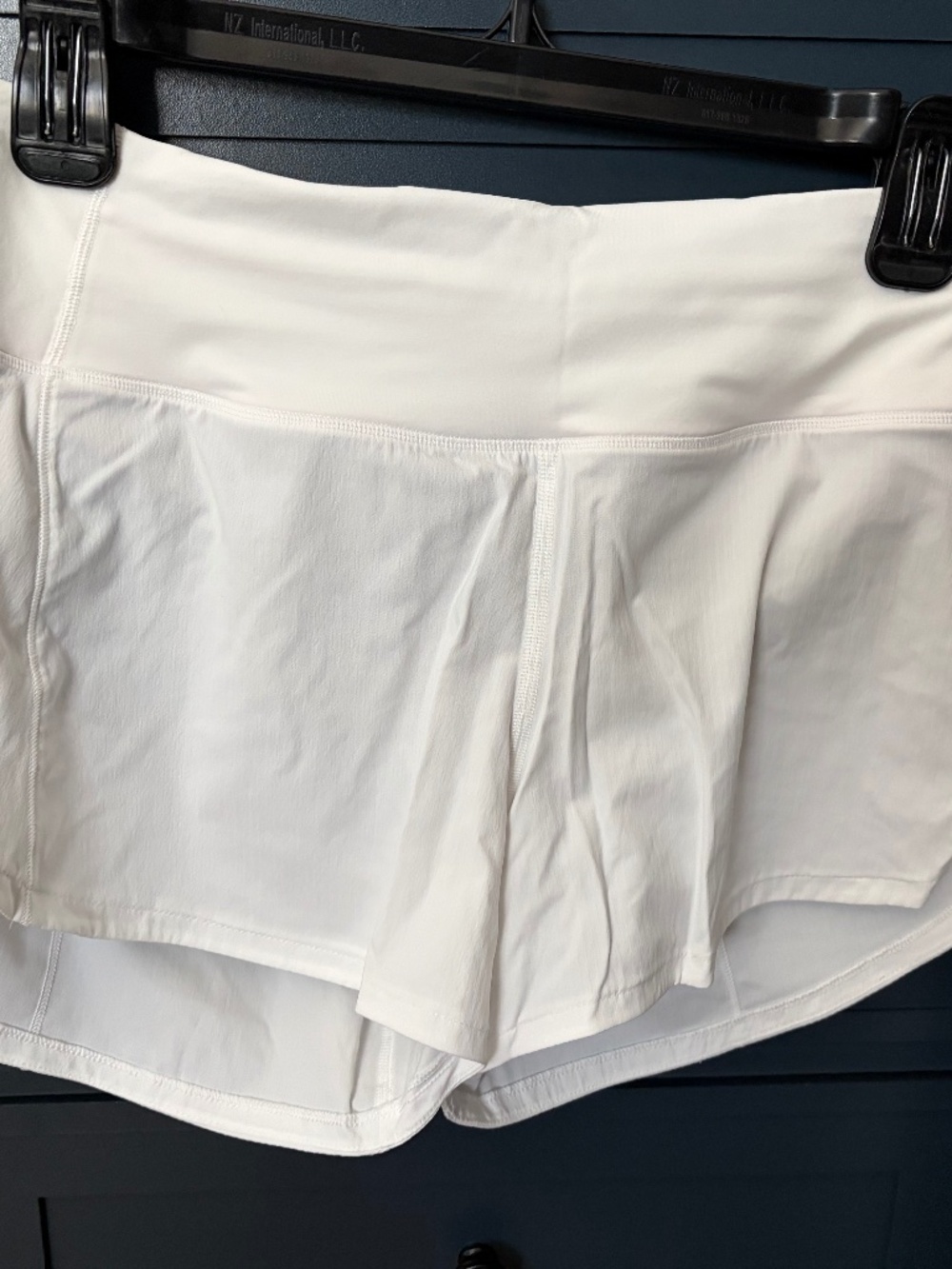 NWOT LuluLemon Speed Up Shorts - White Size 6
